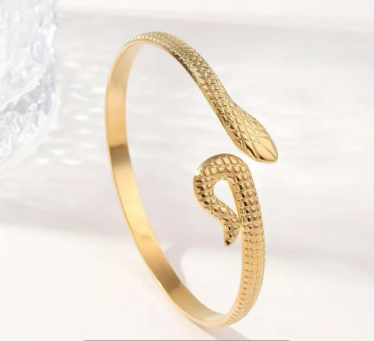 Gold snake bracklet