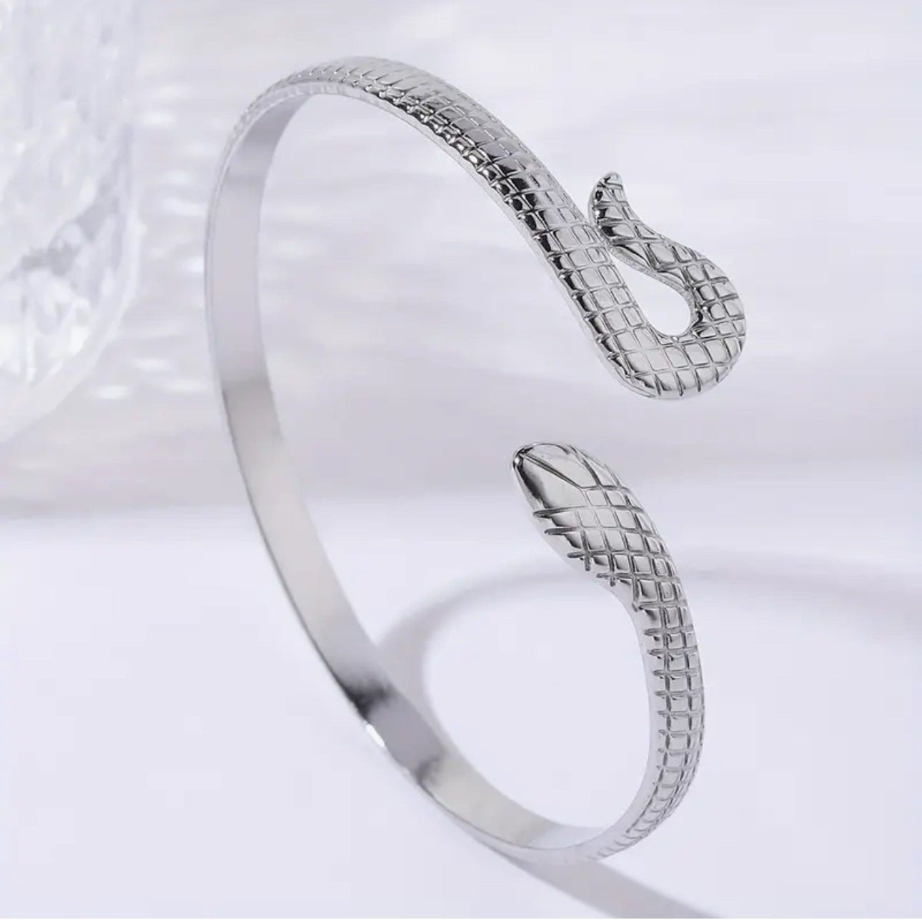 Gold snake bracklet